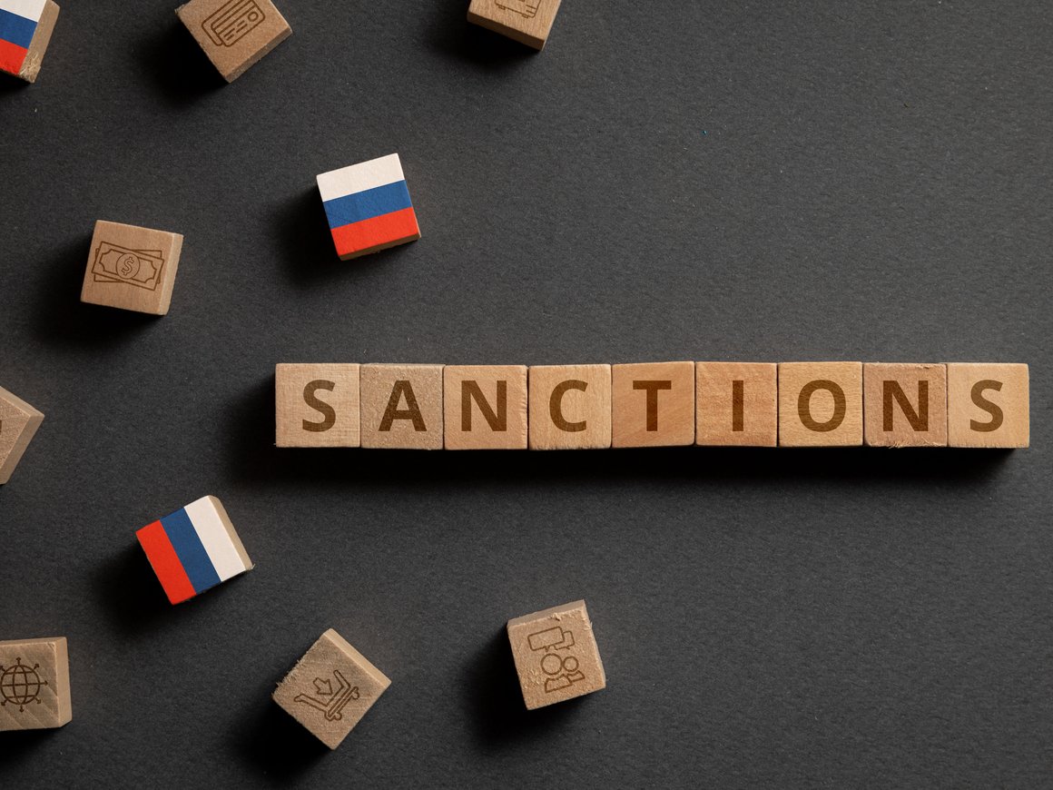 Российские компании вынуждены удлинять цепочки поставок из-за санкций — Financial Times