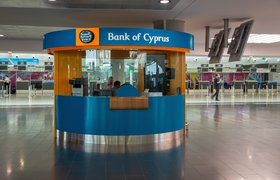 Крупнейший банк Кипра стал закрывать счета клиентов из РФ — Forbes