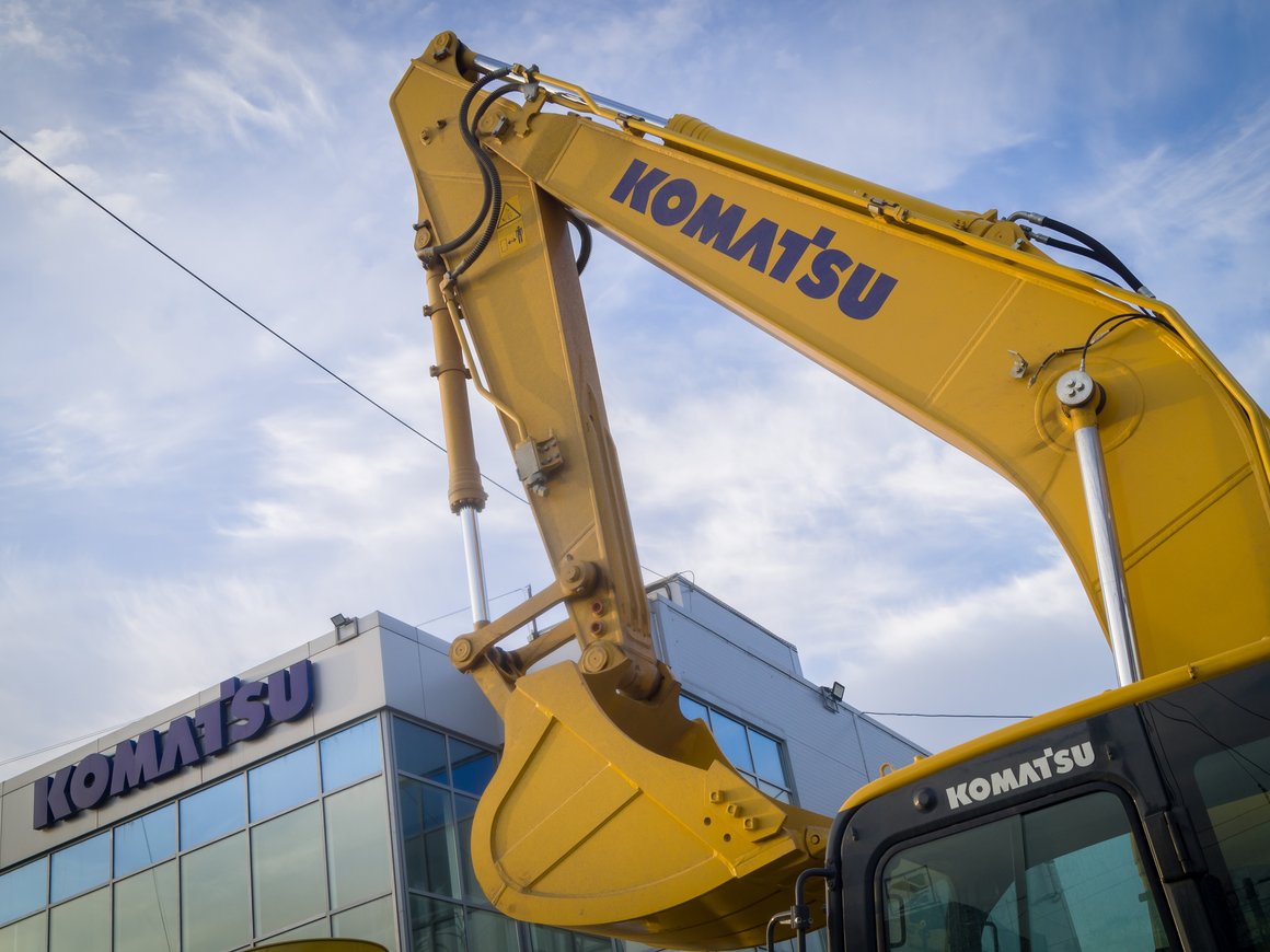 Минпромторг планирует перезапустить производство на заводе Komatsu в Ярославле