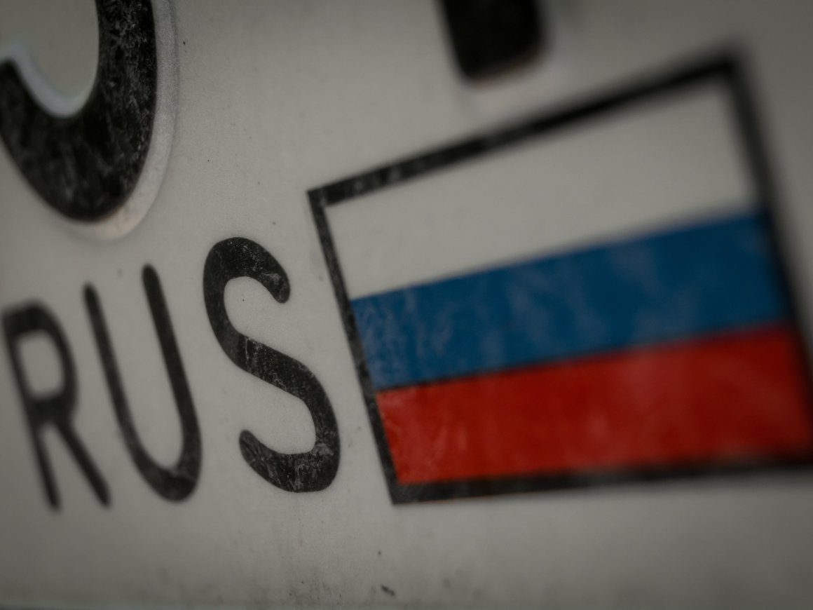 Госдума приняла закон о лишении прав на 1,5 года за сокрытие номеров