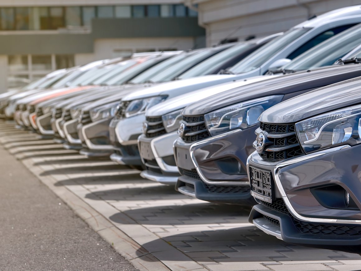 Популярность бюджетных седанов и хетчбэков в России достигла рекорда с 2017 года