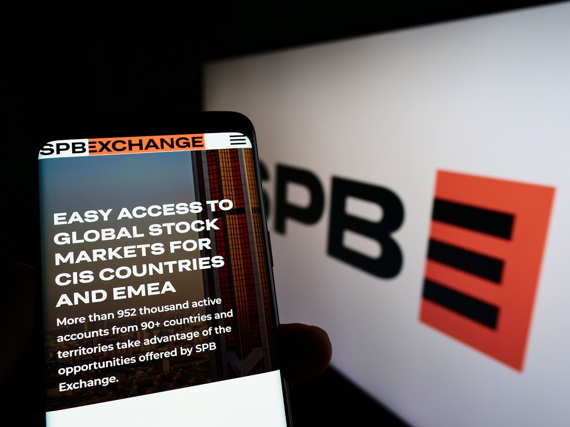 СПБ Биржа вновь начнет работать с подсанкционными российскими брокерами