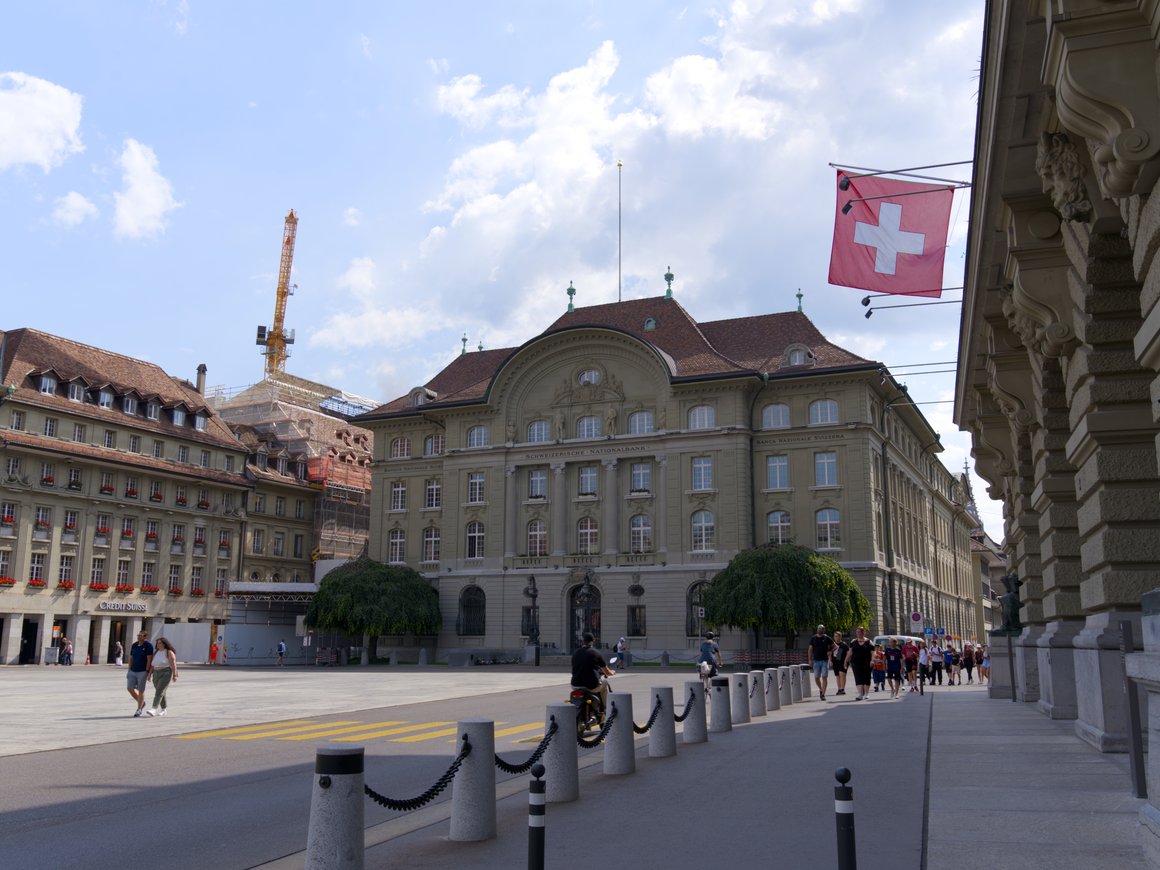 Швейцарские банки пригрозили россиянам закрытием счетов из-за уплаты налогов в России