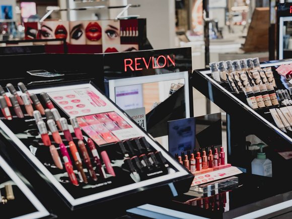 Американская Revlon подала три заявки на регистрацию брендов в России