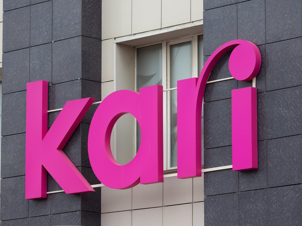 Обувной ритейлер Kari подал иск к ФАС из-за рекламы сети Zenden