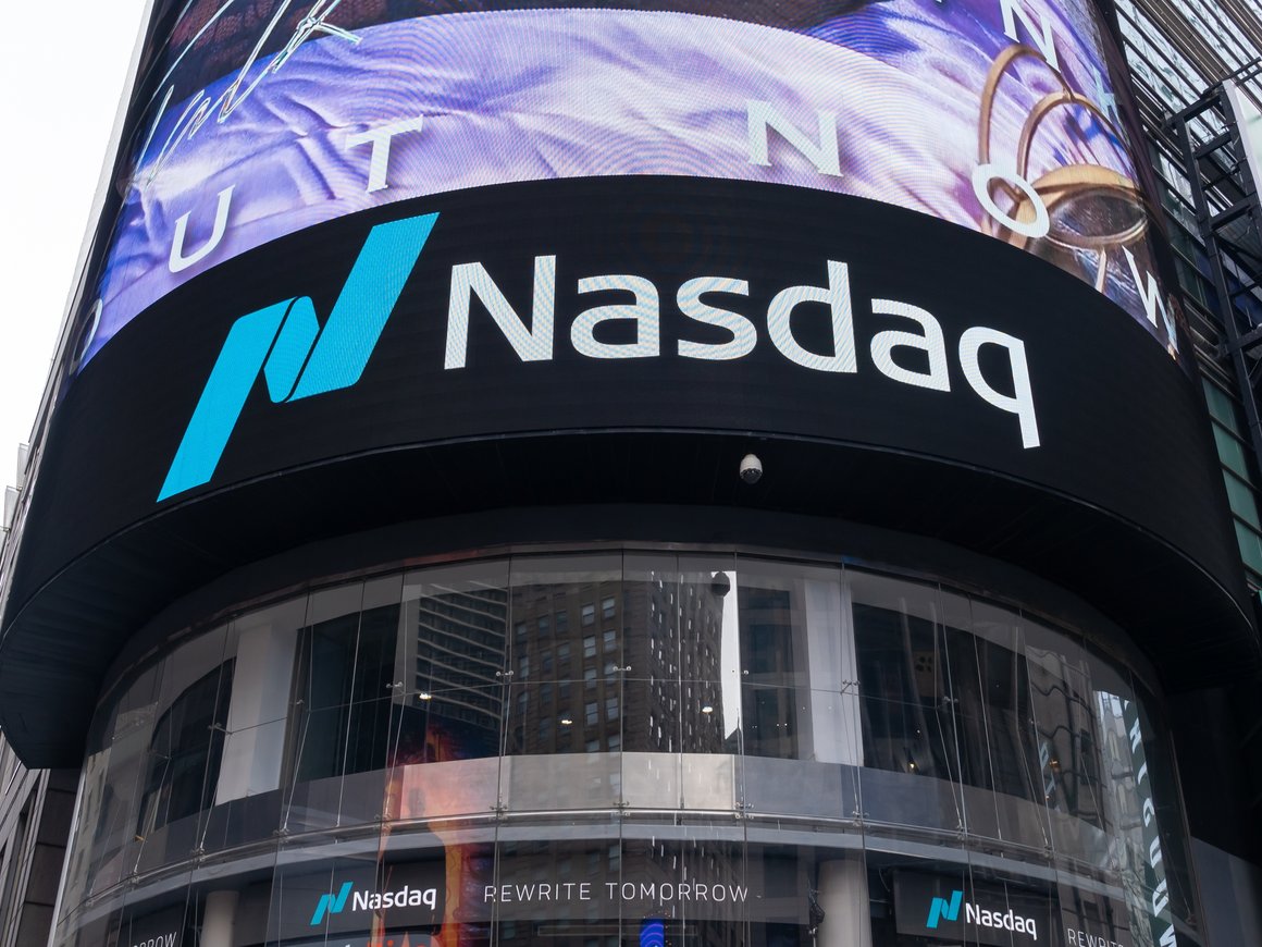 Рост доходов «великолепной семерки» IT-гигантов замедлится вдвое в 2025 году