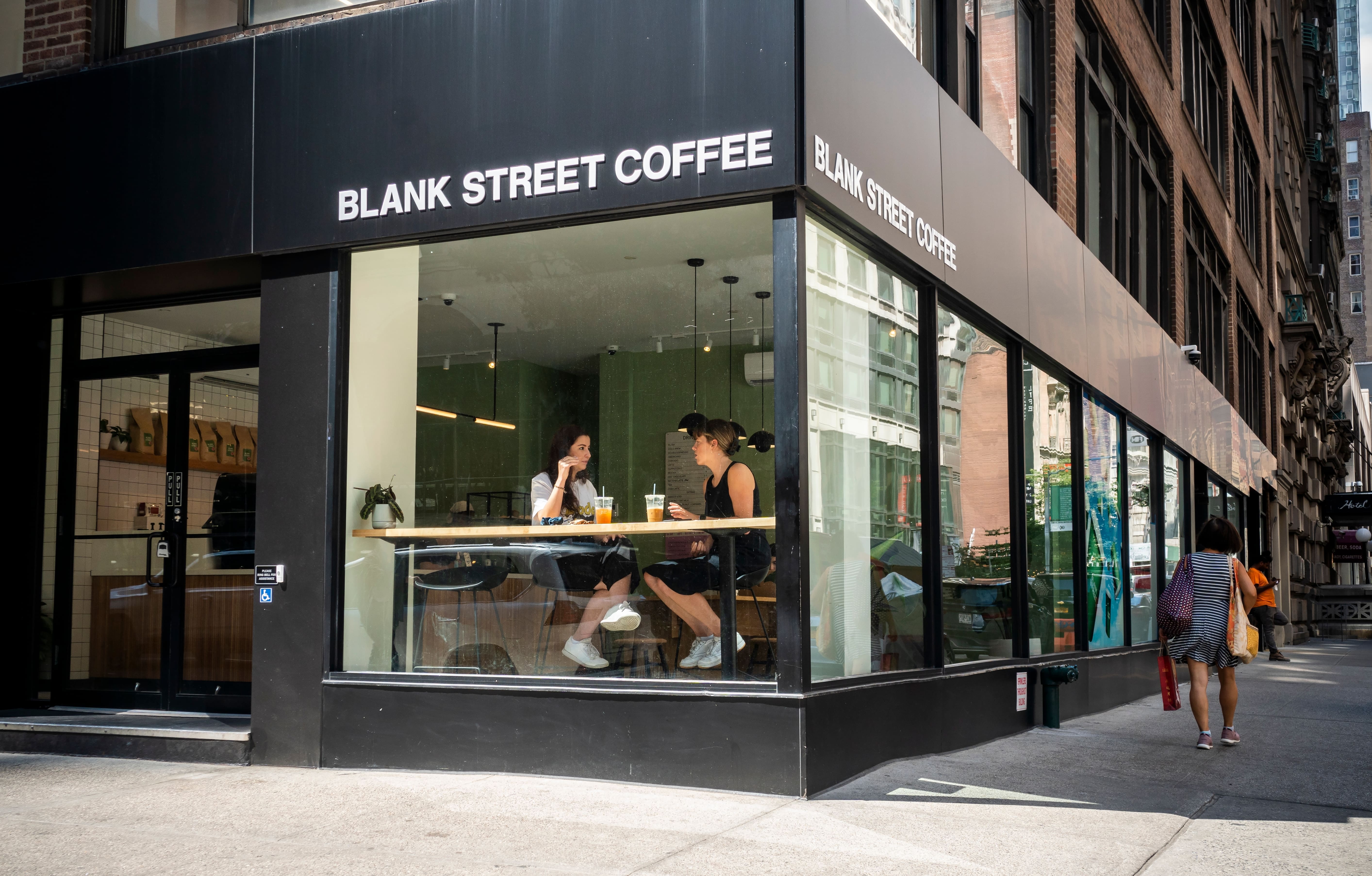 Как кофейни Blank Street Coffee покорили покупателей и инвесторов