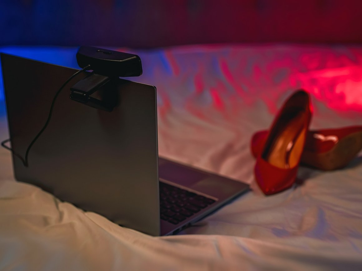 Вебкам-бизнес в Киргизии станет уголовно наказуемым