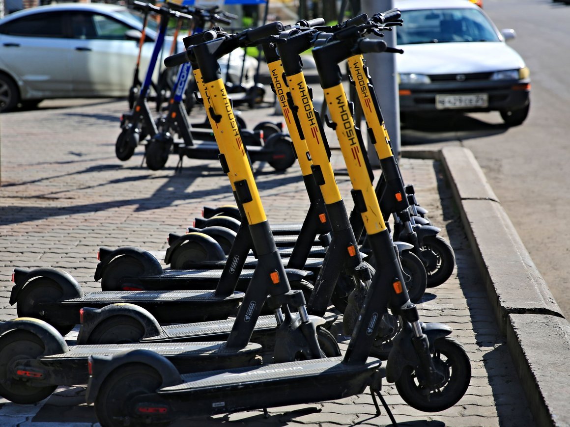 Сервис аренды электросамокатов Whoosh начнет проверять скорость реакции пользователей