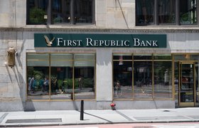 First Republic Bank отчитался об оттоке депозитов на $72 млрд — акции рухнули на 28%