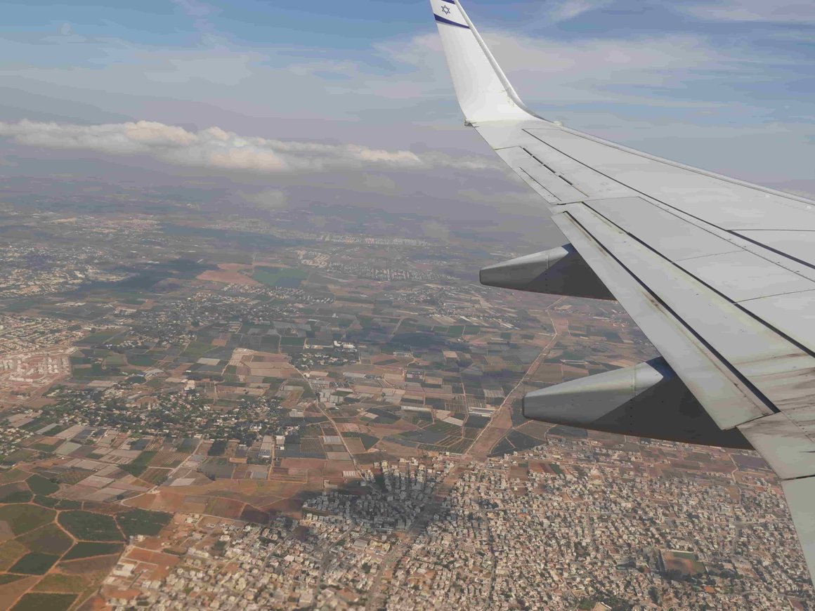 Авиабилеты на внутренние перелеты по РФ в 2024 году подорожали на 17%