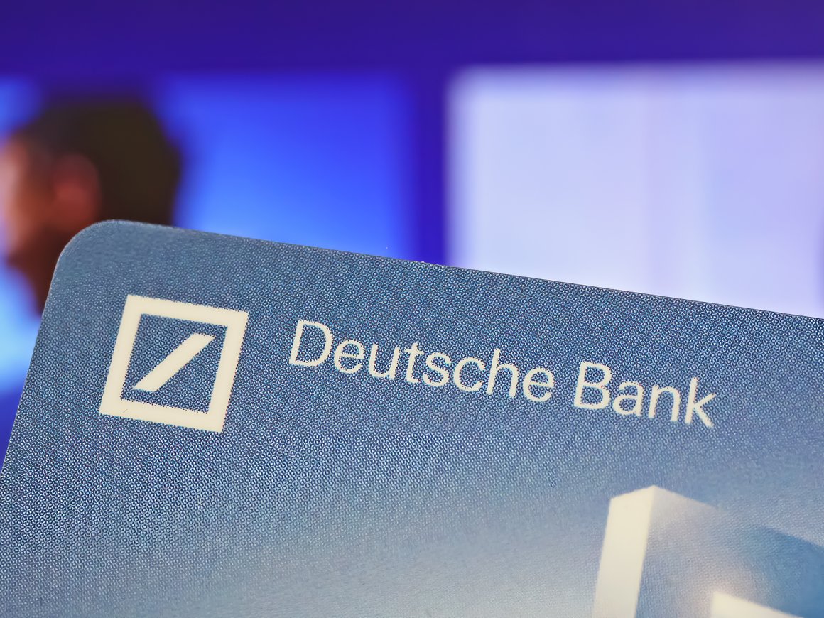Deutsche Bank решил закрыть свои центры IT-технологий в Москве и Петербурге