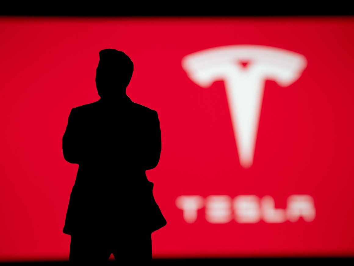 Илон Маск увеличил долю в Tesla с 13% до 20,5%