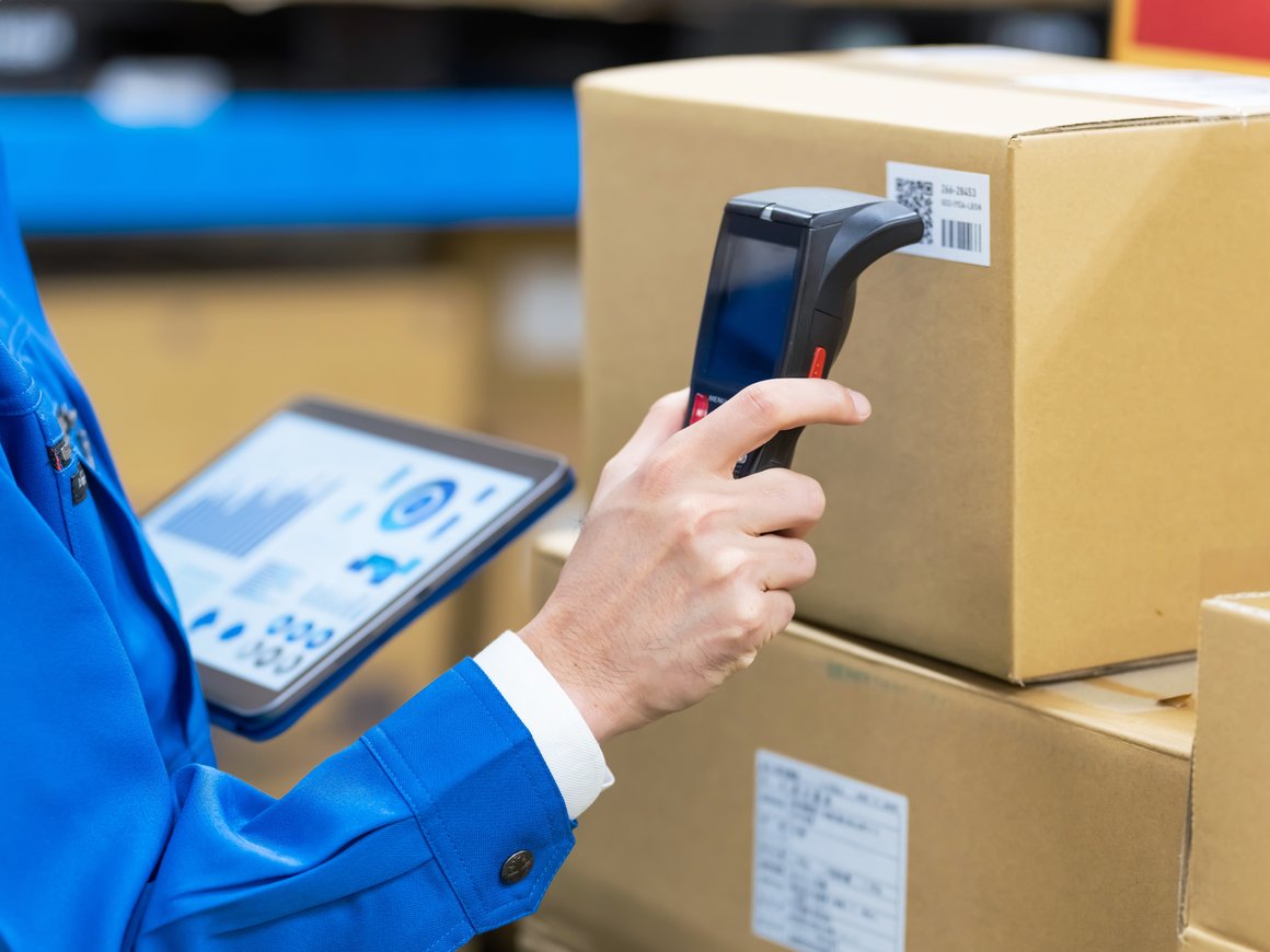 Ozon запустил страховой полис для транспортных компаний