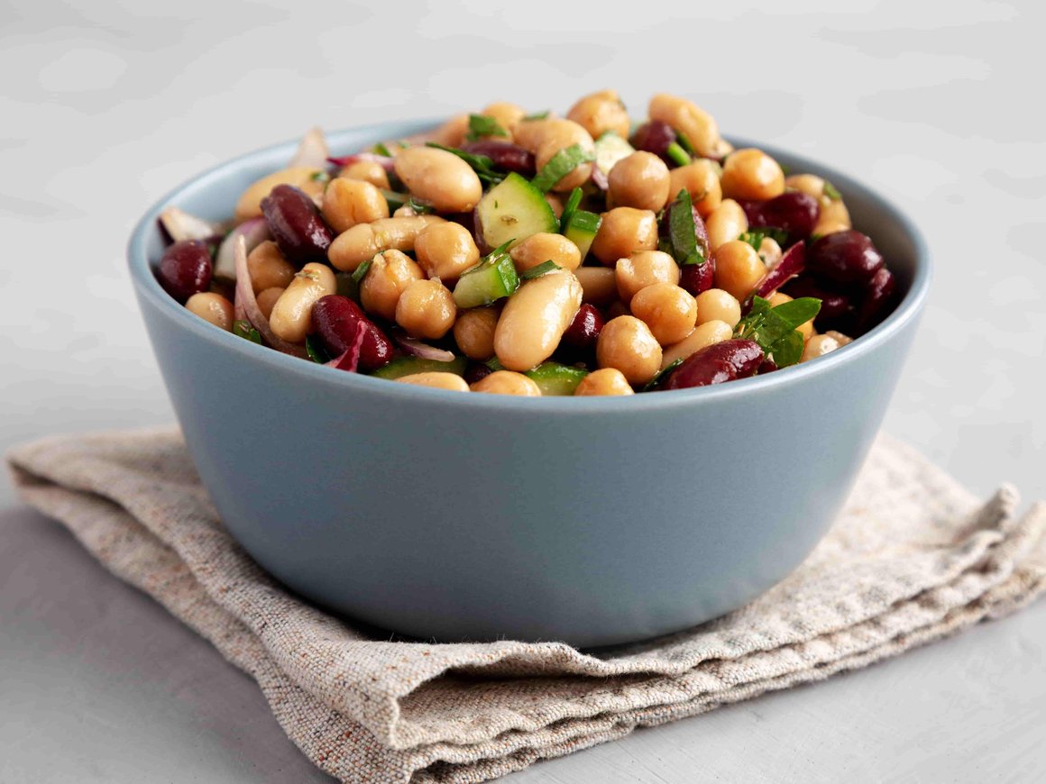 Роспотребнадзор подтвердил ботулинический токсин в салатах, которыми отравились более 300 человек