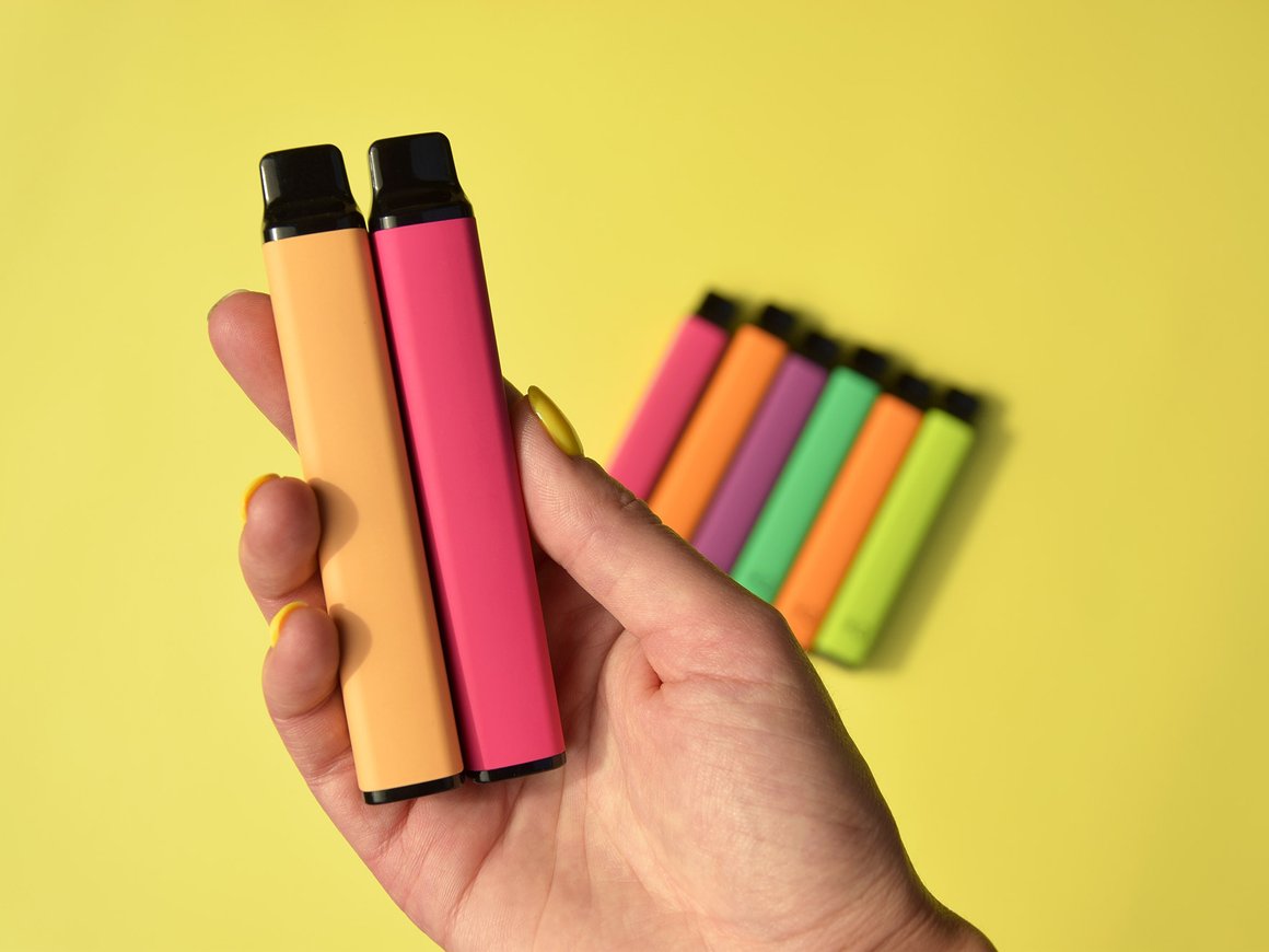 Володин призвал подготовить законопроект о полном запрете продажи вейпов