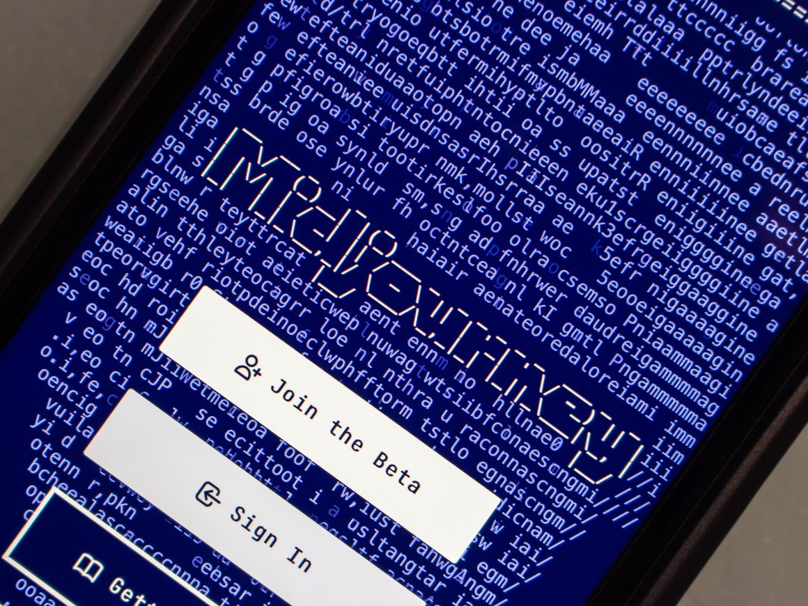 Популярность ChatGPT и Midjourney привела к росту пользователей нейросетей в России в пять раз