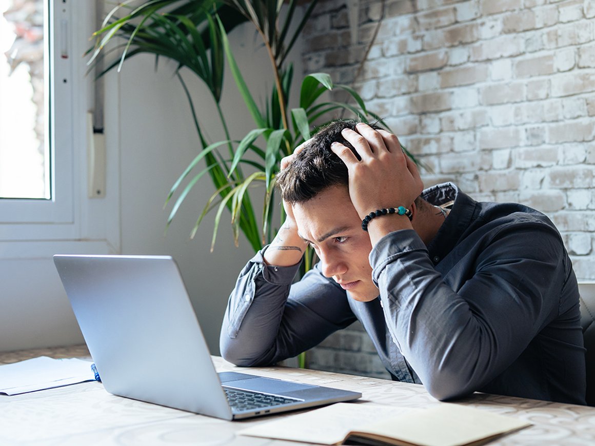 Эта манера начинать переписку провоцирует тревожность у большинства работников