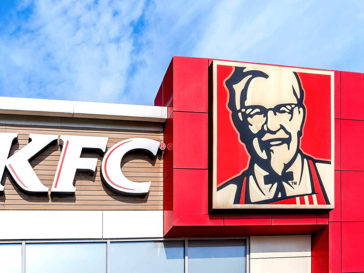 Владелец мастер-франшизы KFC и Rostic’s скупает бизнес контрагентов