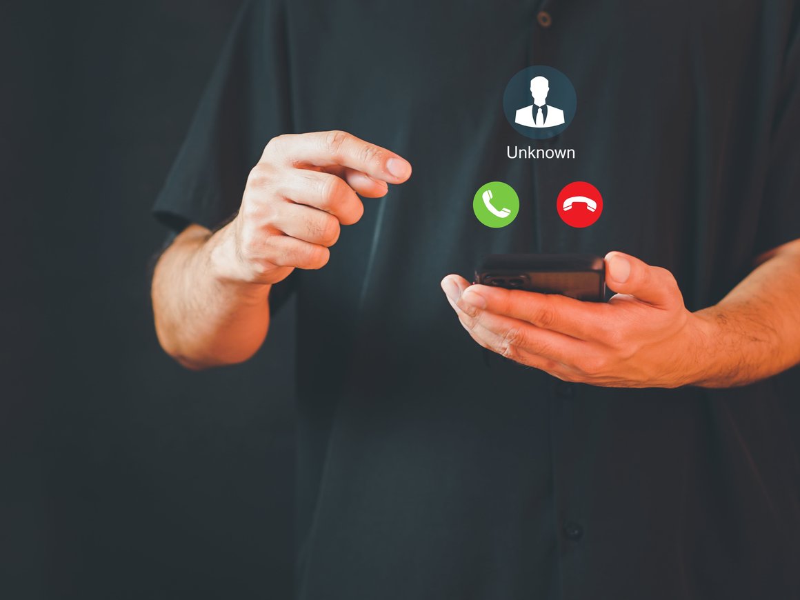 Россияне горячо поддержали полный запрет спам-звонков — опрос