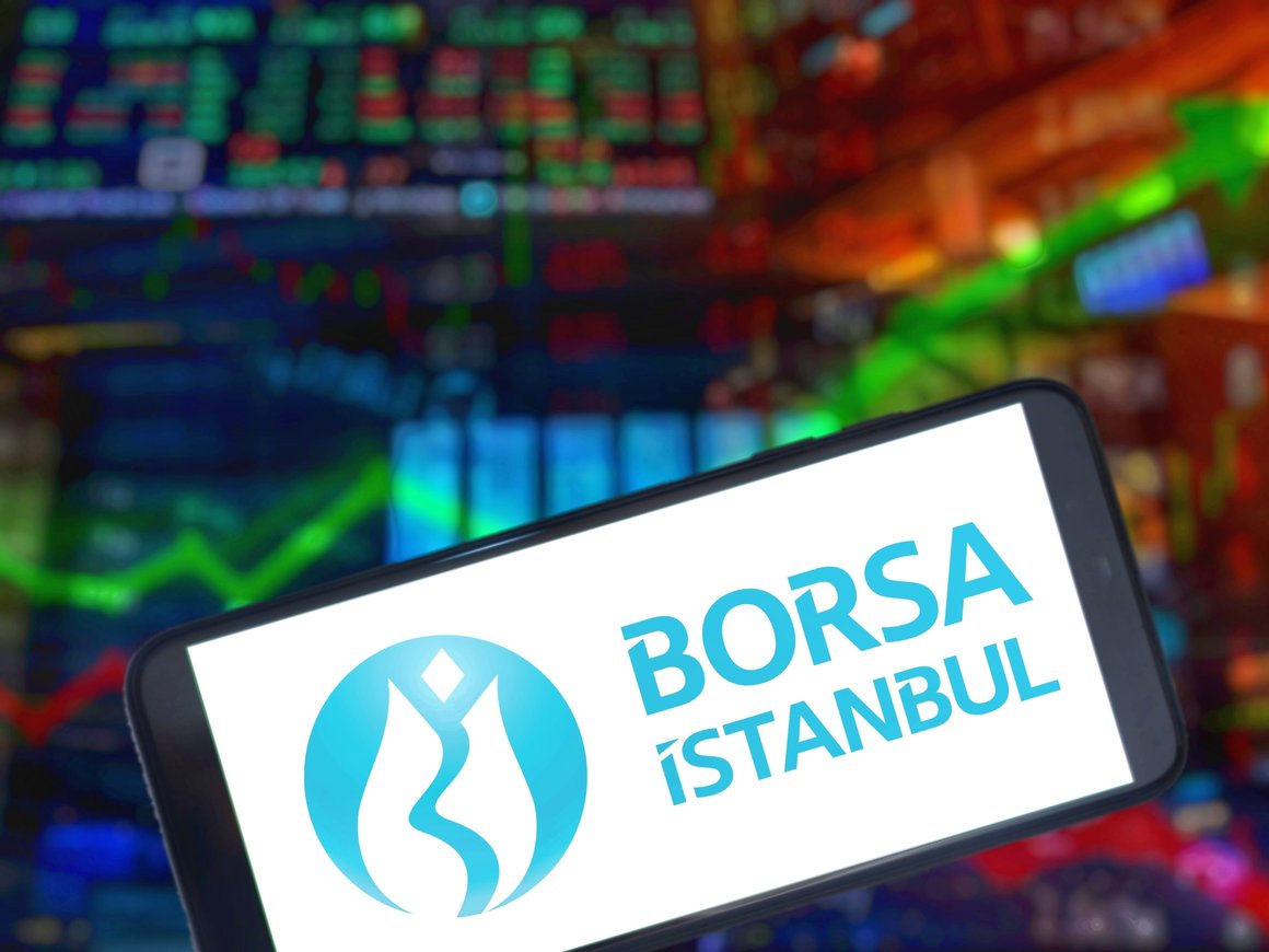 Стамбульская фондовая биржа приостанавливала торги на фоне падения мировых рынков