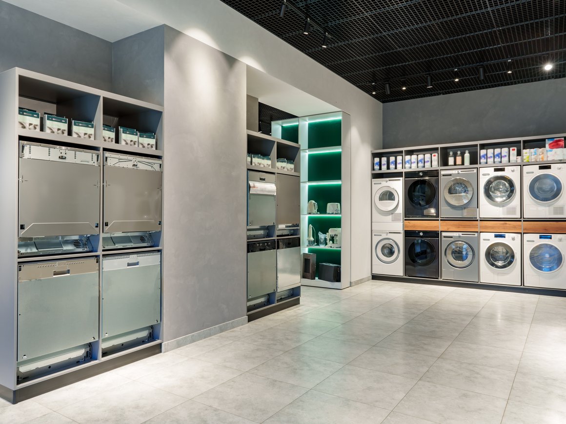 Дистрибьютор электроники DiHouse Филиппа Генса выкупил производителя бытовой техники Red