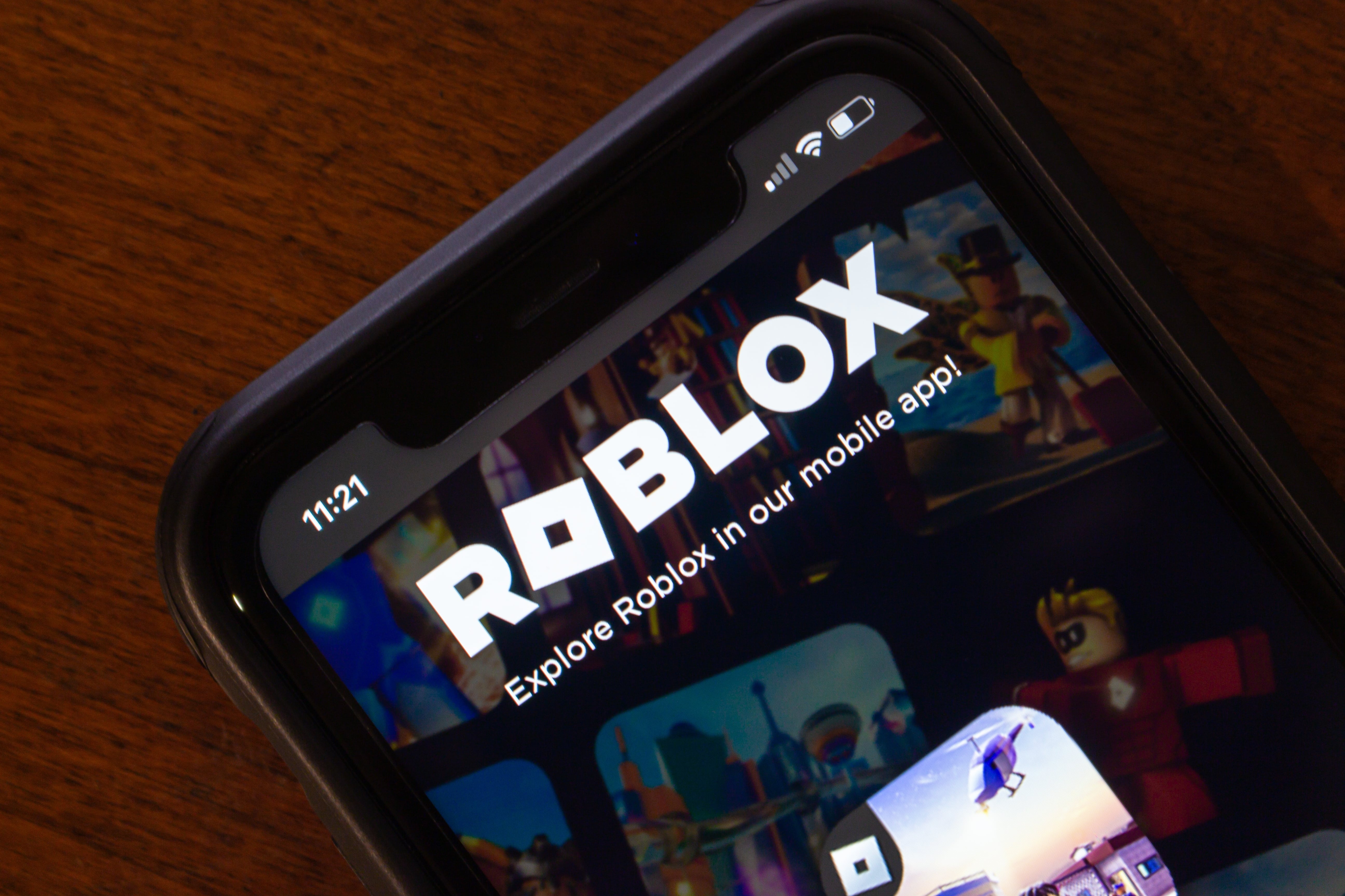 РКН заявил об удалении из Roblox игр с пропагандой ЛГБТ*