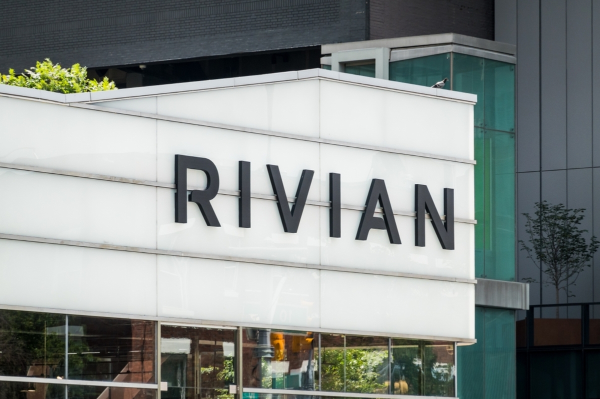 Tesla прекратит преследование Rivian по иску о «краже технологий»