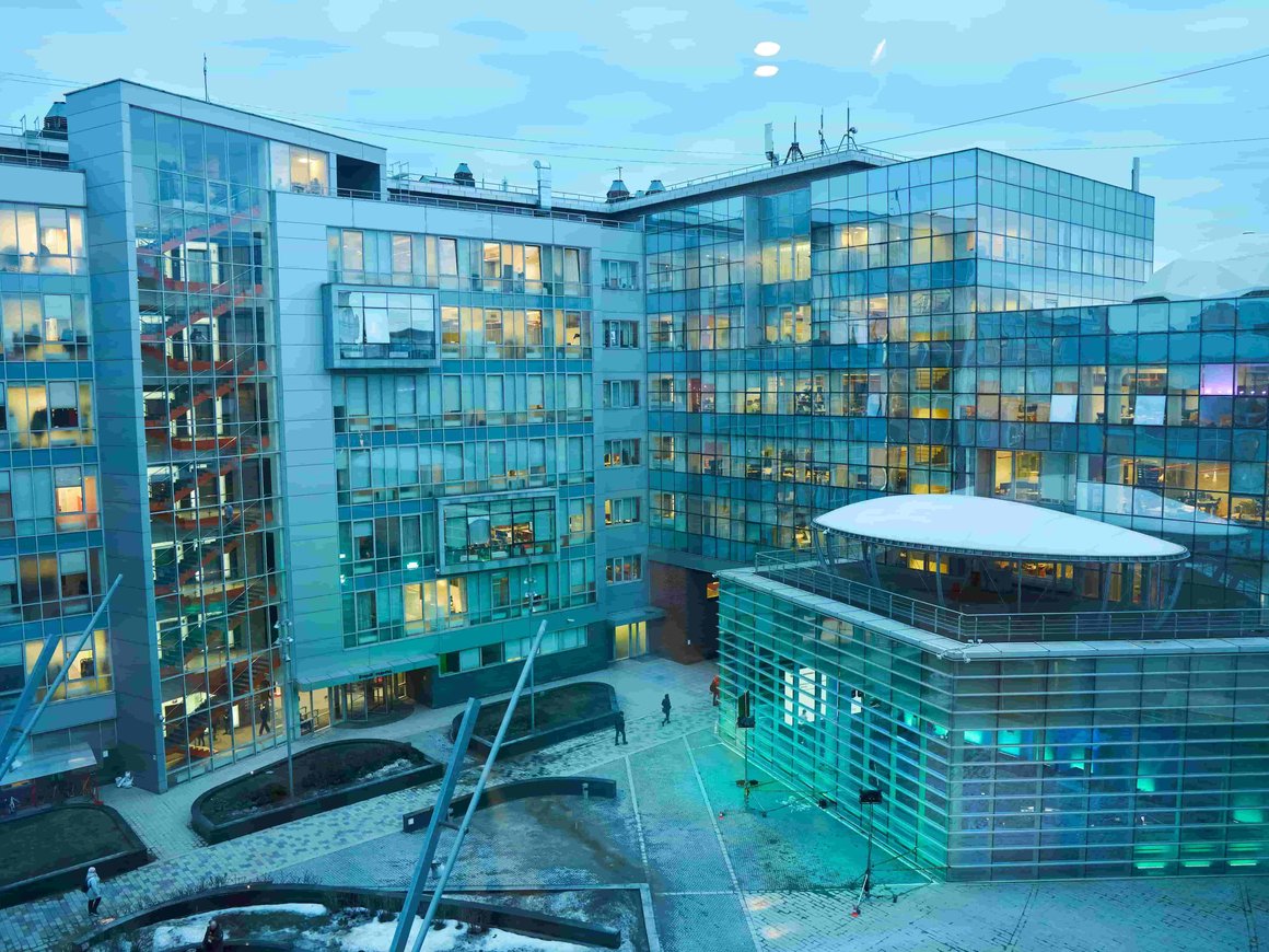 Мосбиржа объявила дату снятия акций Yandex N.V. с торгов и допуска к ним бумаг МКАО «Яндекс»