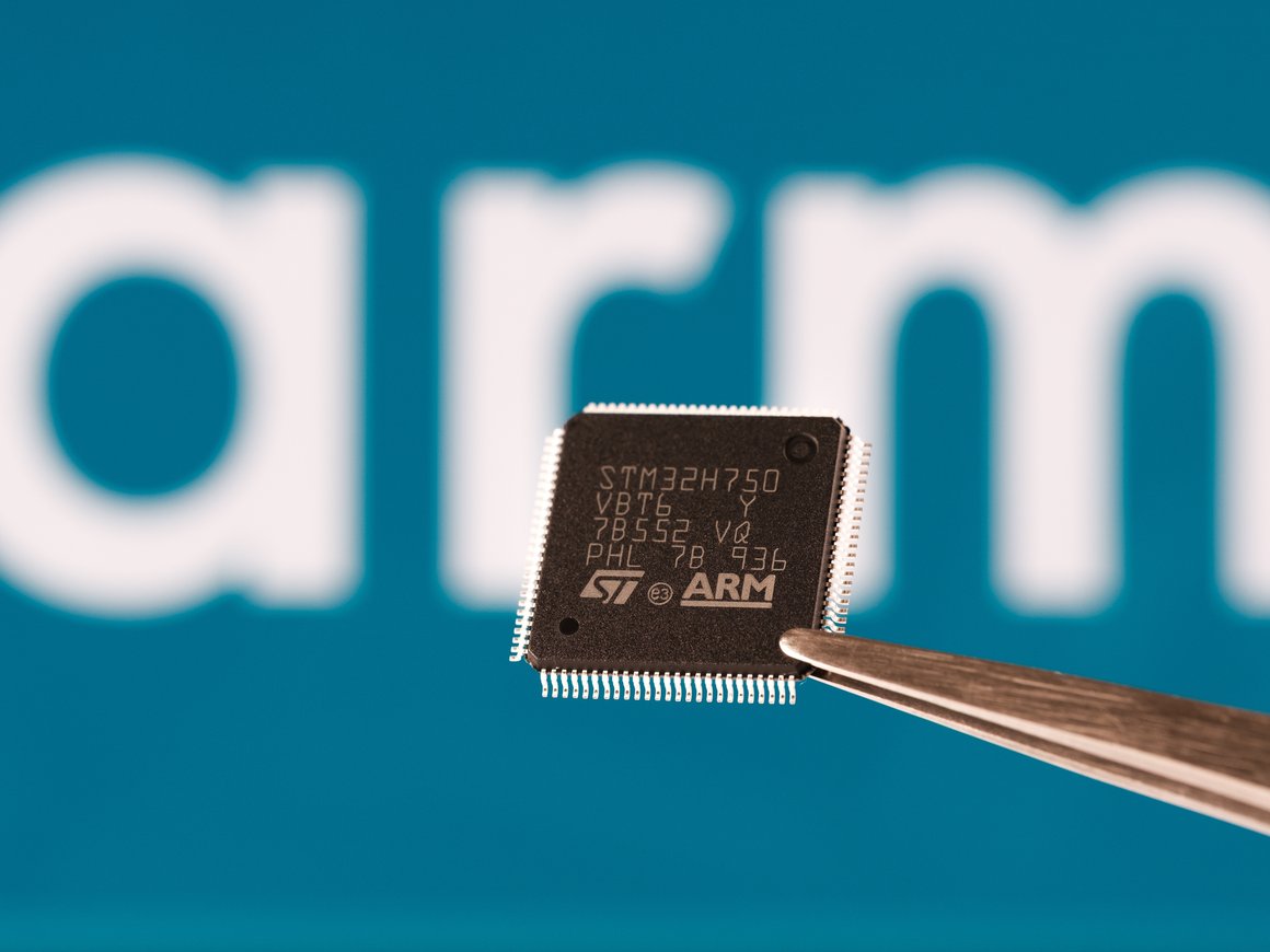 Поставщик технологий для производителей чипов Arm поднимет цены на 300% — Reuters