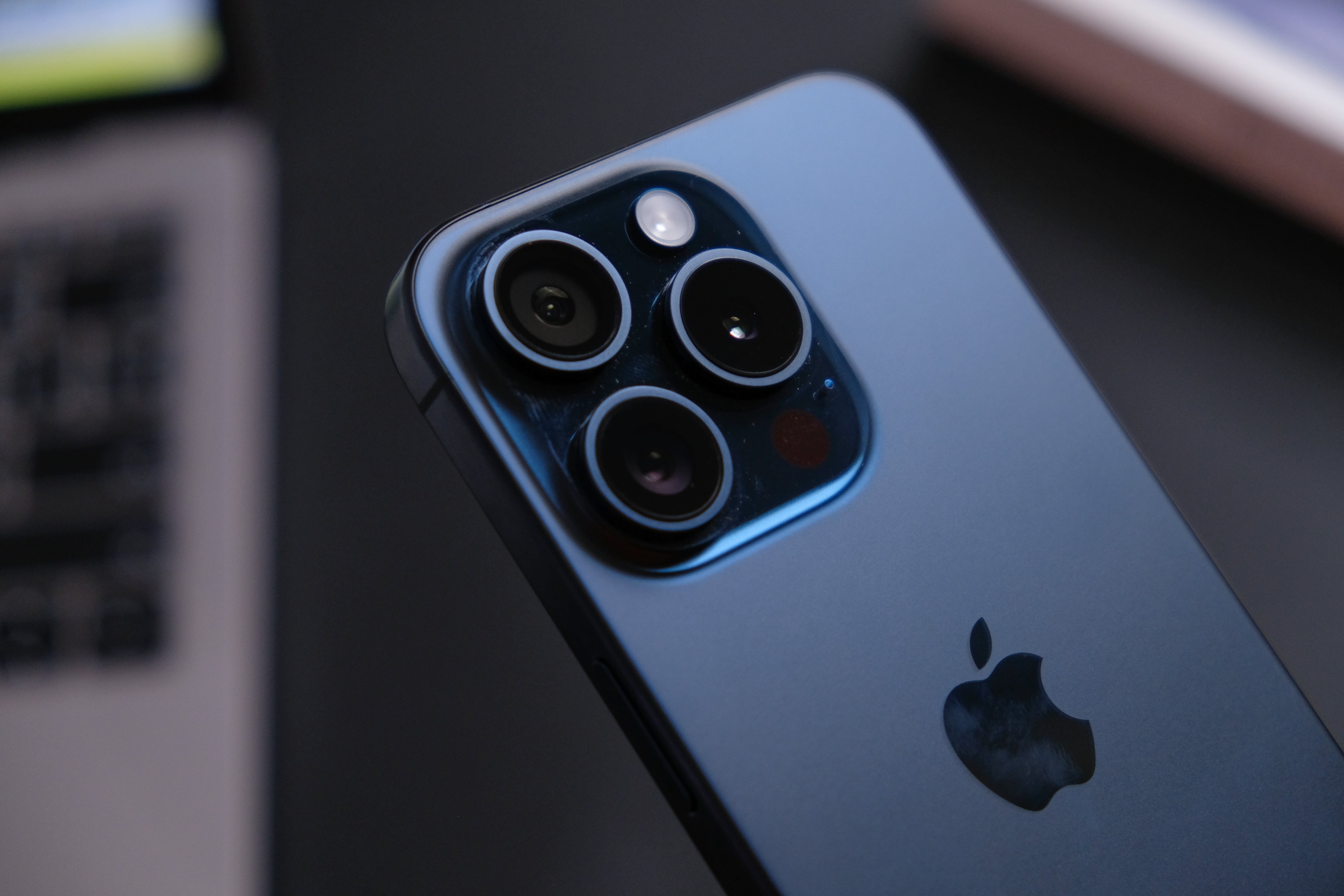 Горелкин заявил о переговорах с Apple об установке RuStore на iPhone