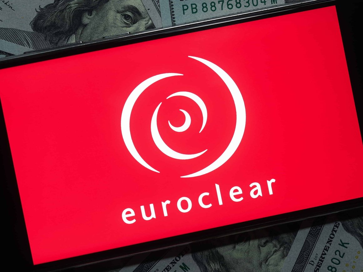 Суд удовлетворил иск частного инвестора к депозитарию Euroclear на $17,8 тыс.