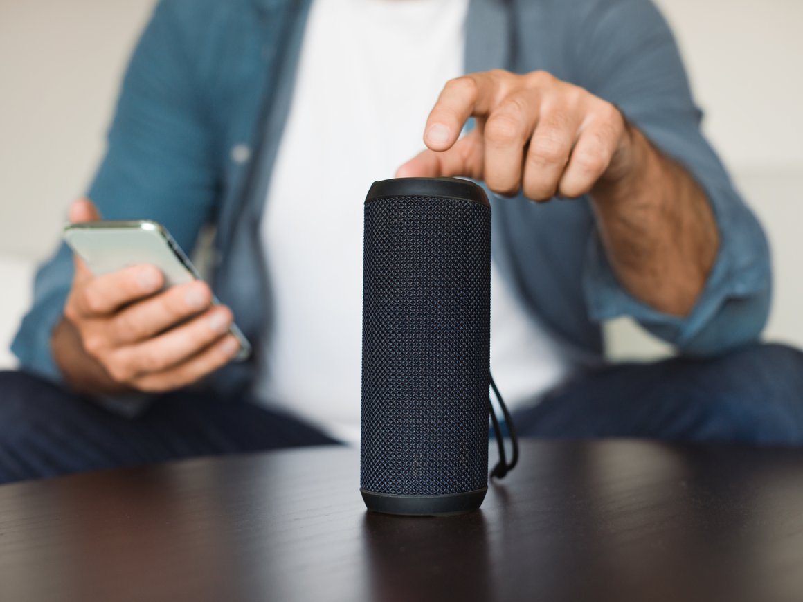 Спрос на умные колонки в России вырос на 65%