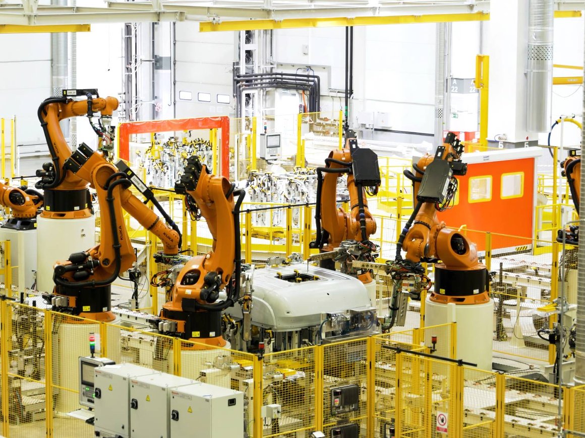 Минпромторг предложил «Яндексу» и Сбербанку разработать ПО для промышленных роботов