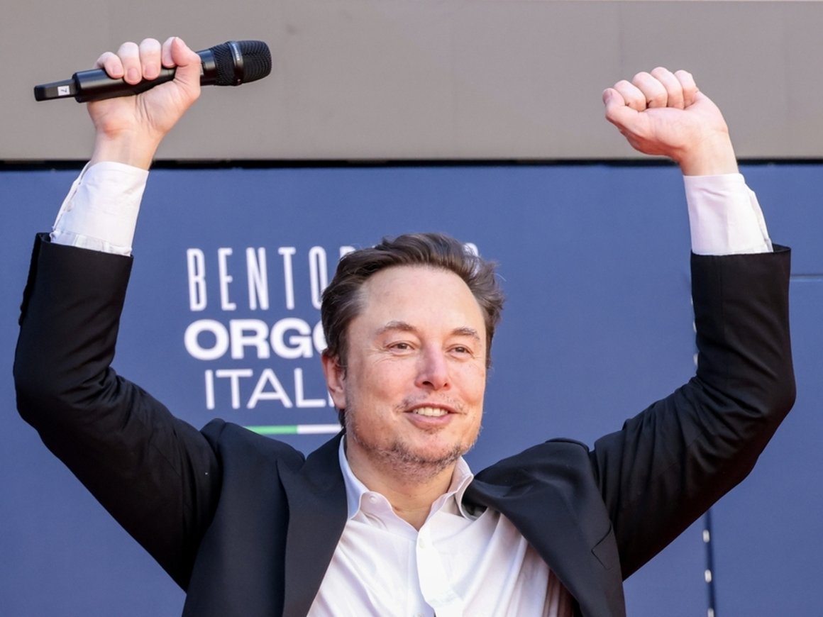 Илон Маск станет торговым посредником между США и Китаем при победе Трампа — Bloomberg