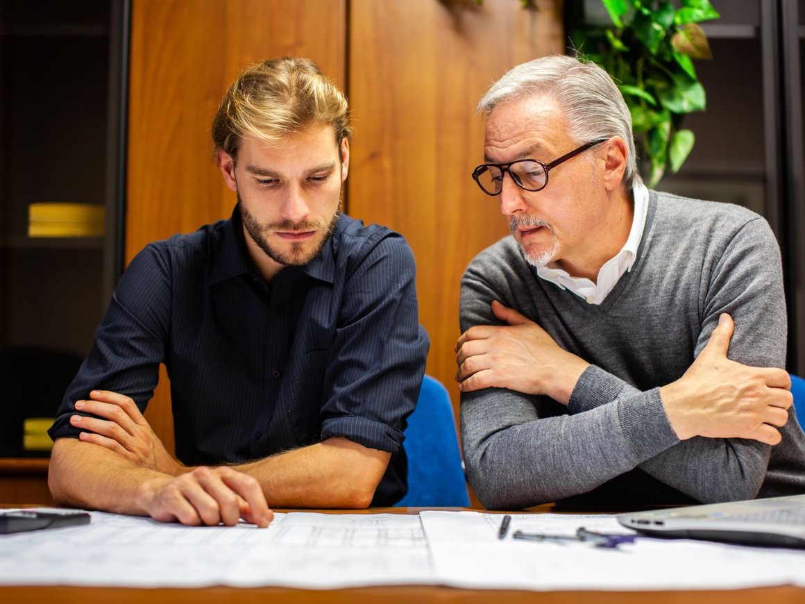 Проблема поколений: как помочь разным сотрудникам найти общий язык