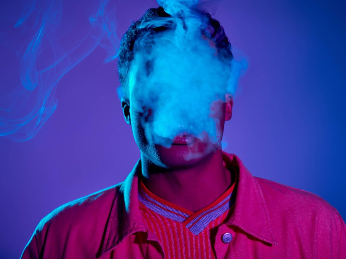 «Могут уйти в подполье»: как бизнес оценивает законопроект по запрету вейпов