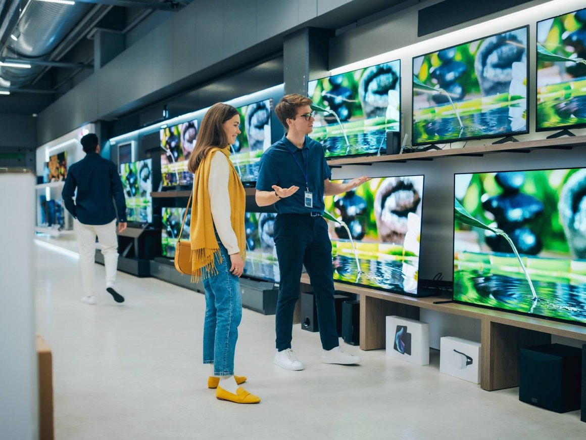 Продавец китайских умных телевизоров подал заявку в Роспатент на бренд «Все включено»