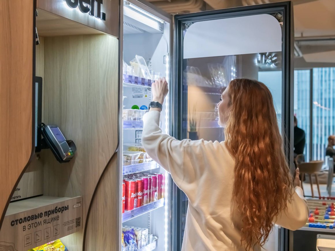 Бизнес предупредил о риске демонтажа больше половины вендинговых автоматов в Москве