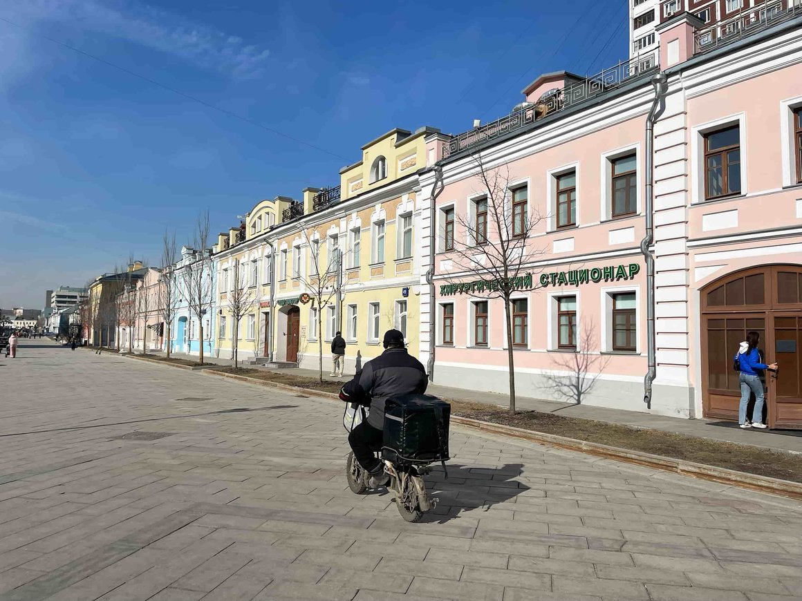В Москве ввели регулирование работы курьерских сервисов