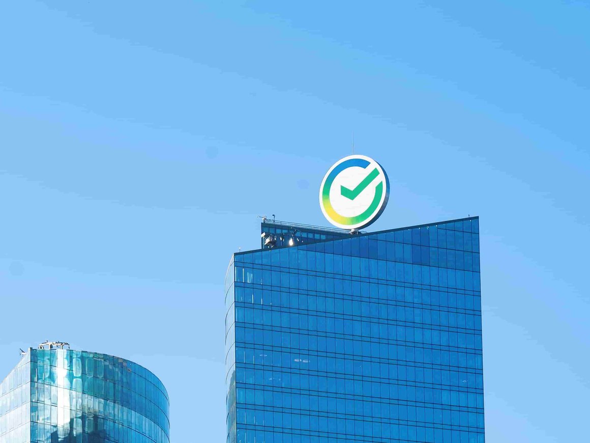 Сбербанк снова поднимет стоимость уведомлений по дебетовым картам