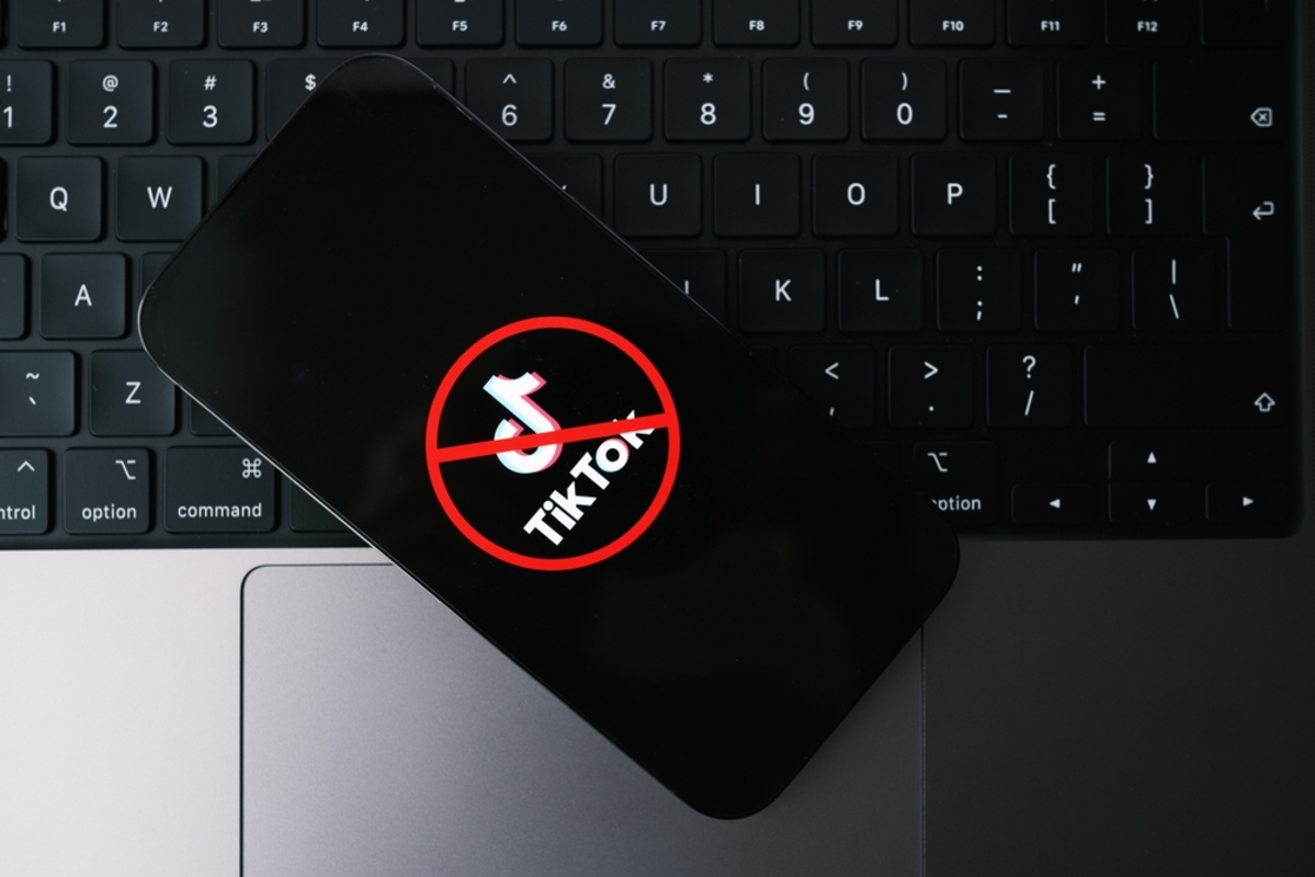 TikTok прекратил работу в США