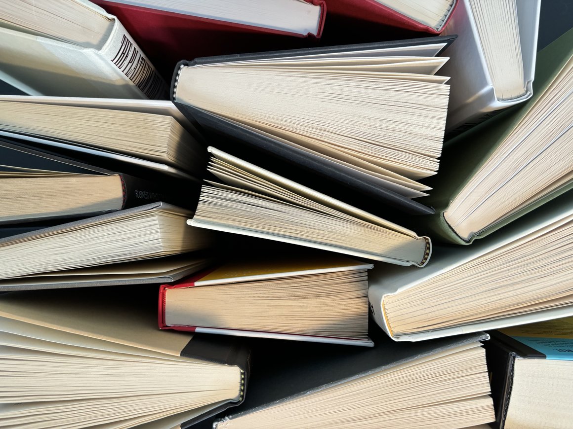 Минцифры разработало правила маркировки книг с упоминанием наркотиков