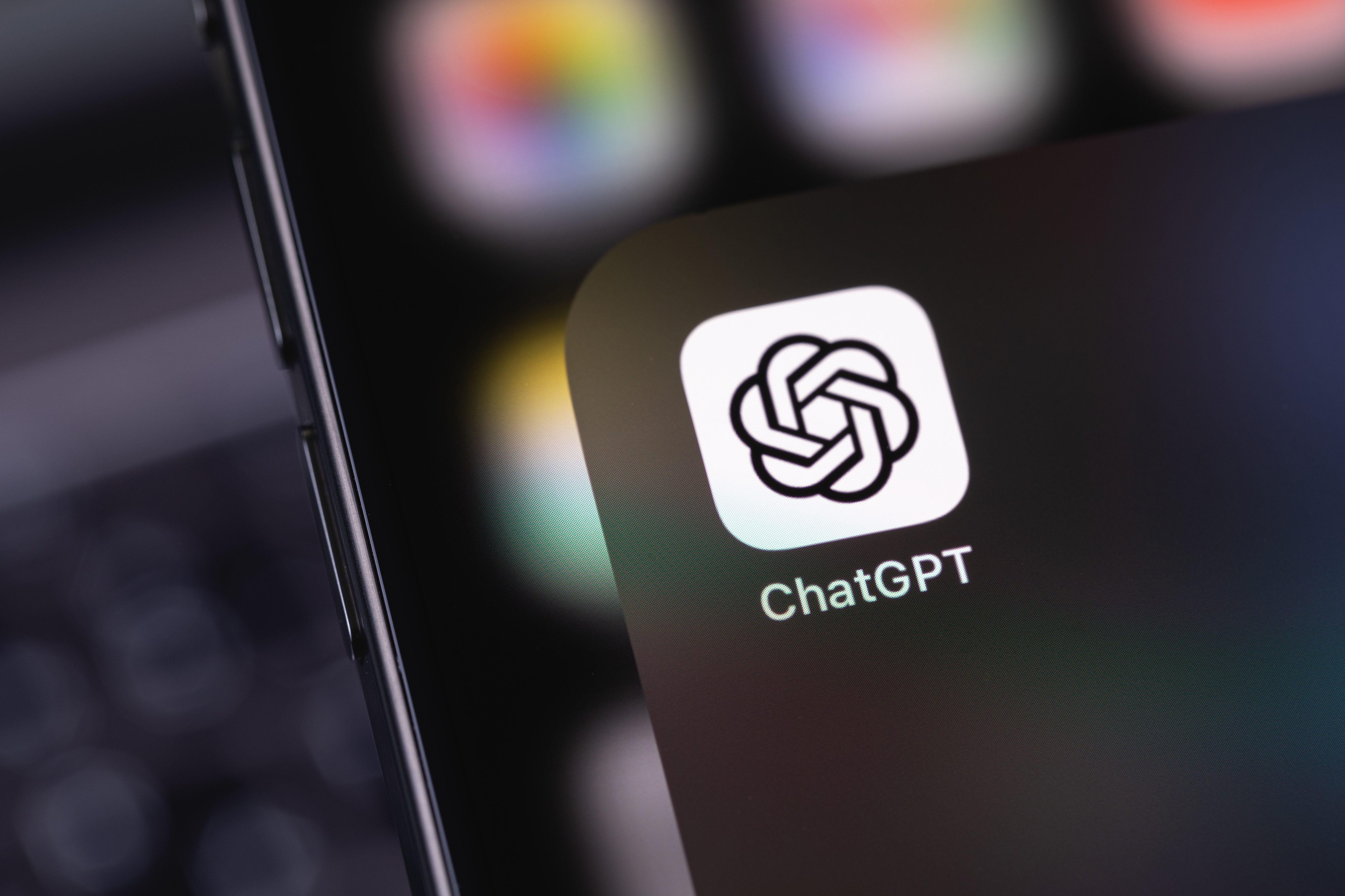 Поиск в ChatGPT стал доступен без регистрации