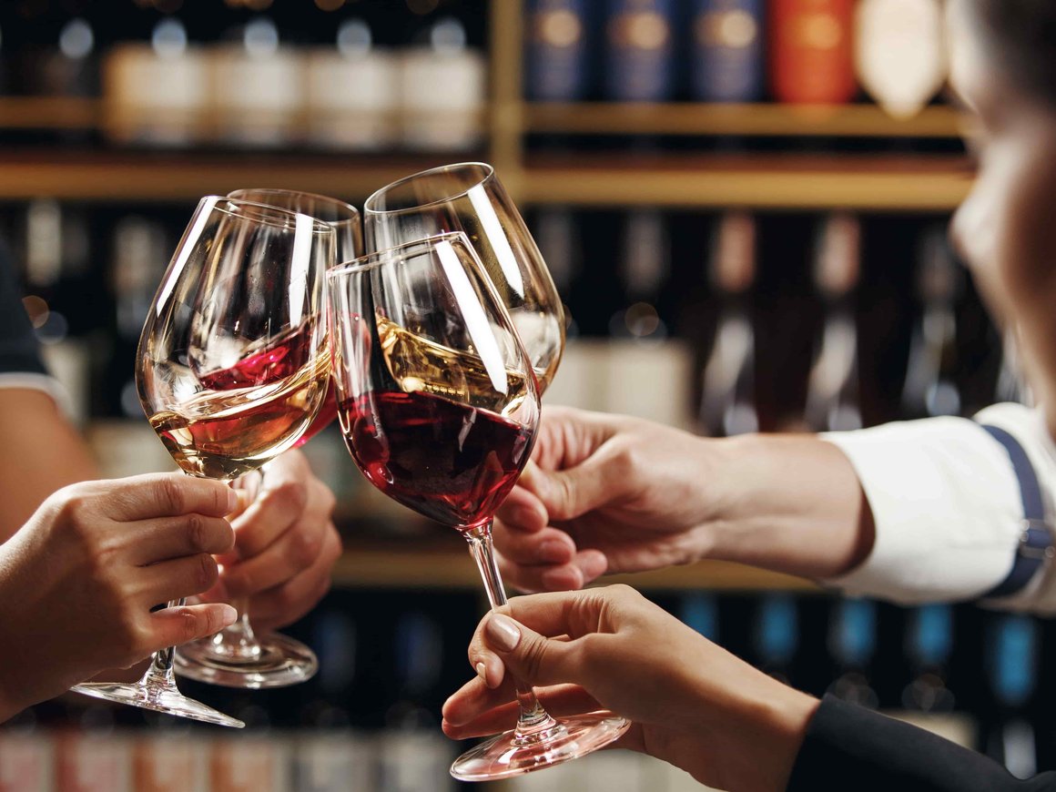 В Минфине заявили о заморозке обсуждения онлайн-продажи алкоголя