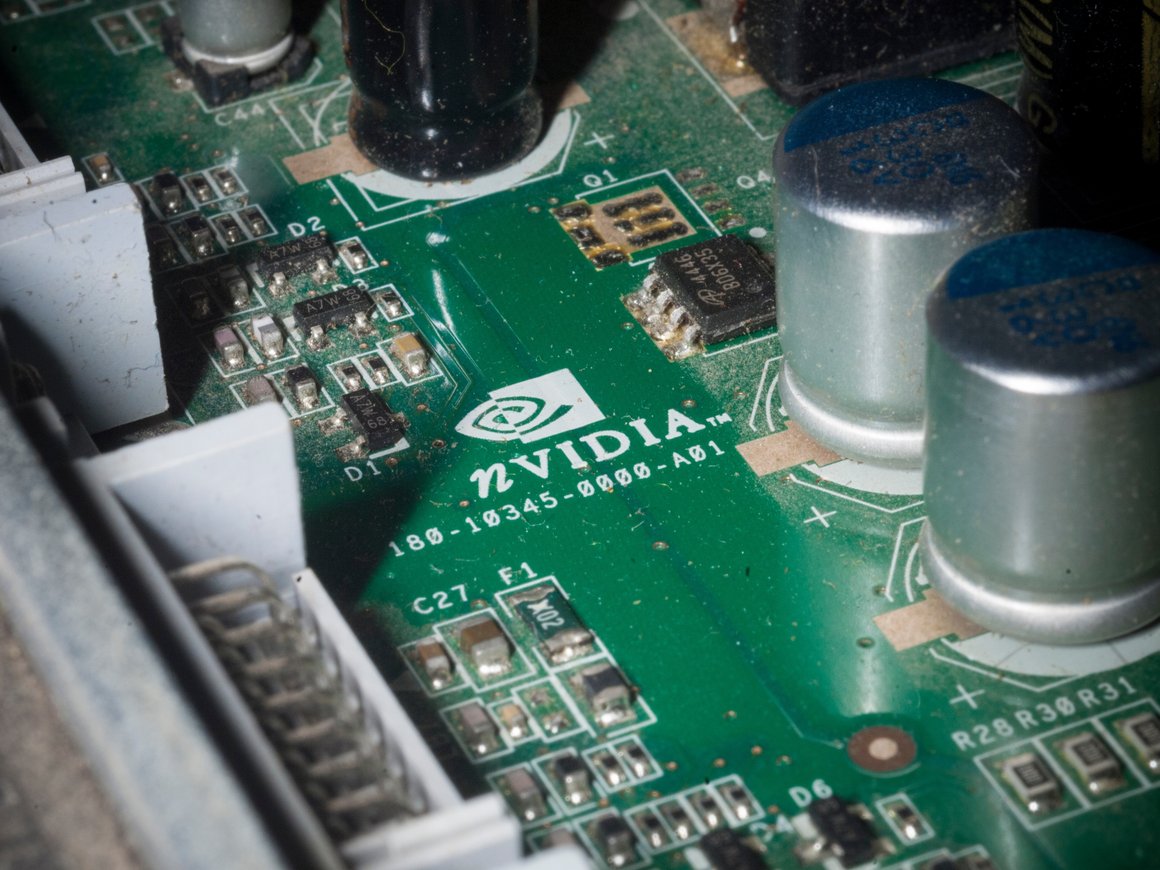 Bloomberg узнал о поставках в Россию ИИ-чипов Nvidia через индийскую фармкомпанию