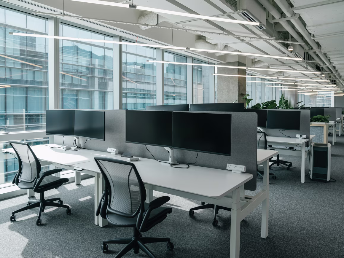 «Гравитон» запустил производство мониторов для госсектора на заводе Samsung в Калуге