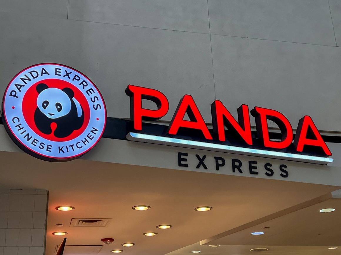 Владелец «Шоколадницы» избавился от бывших китайских ресторанов Panda Express