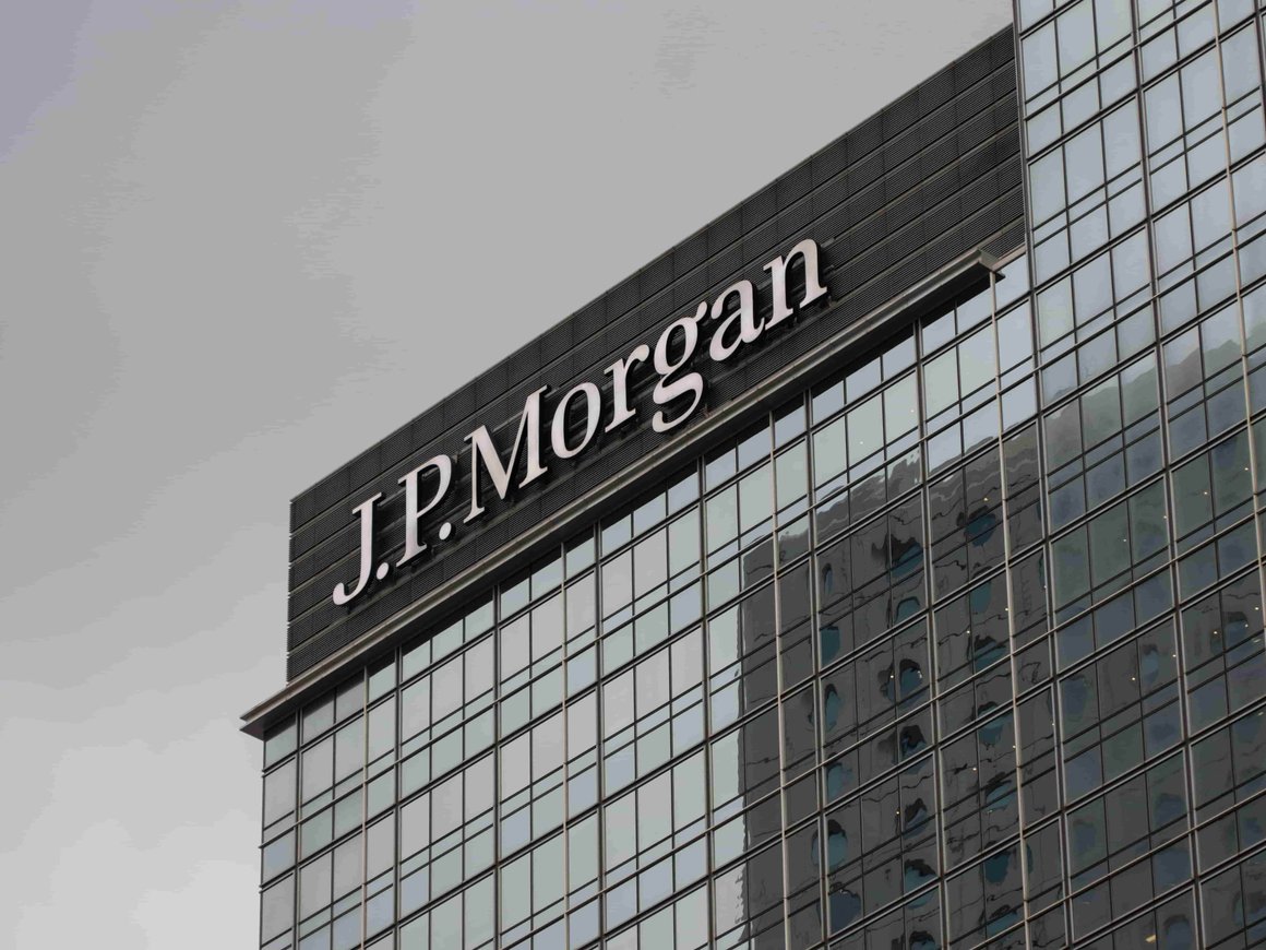 ВТБ подал два иска об убытках на $155,8 млн к структурам JPMorgan