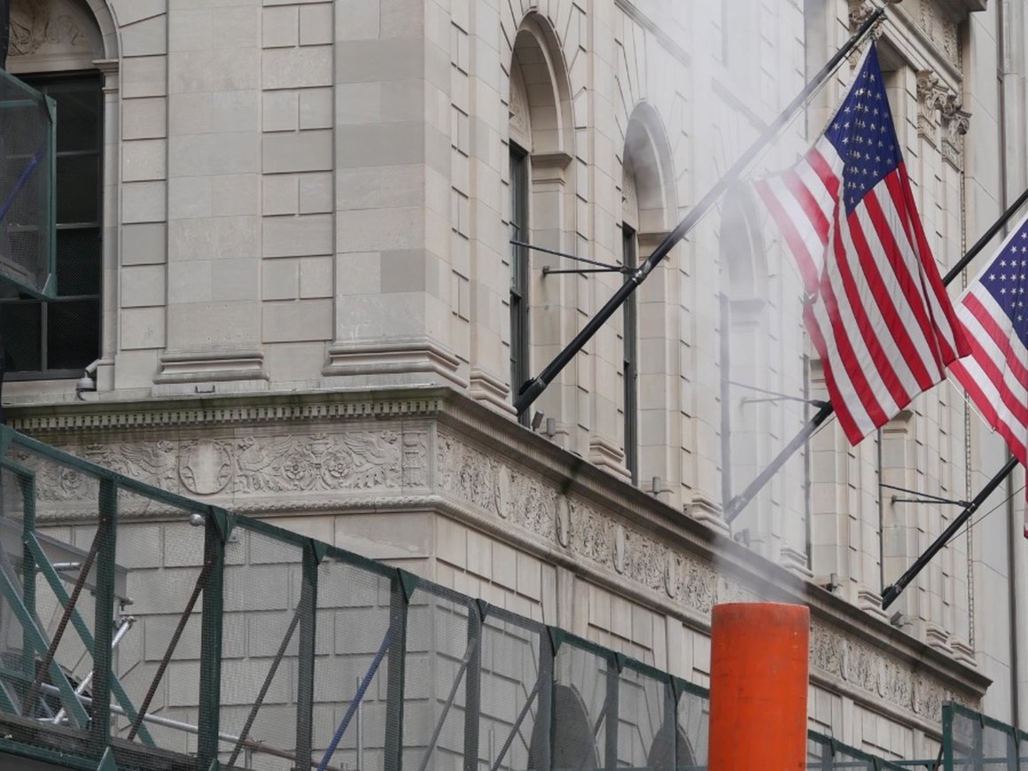 Эксперт рассказал о блокировках счетов россиян иностранными банками